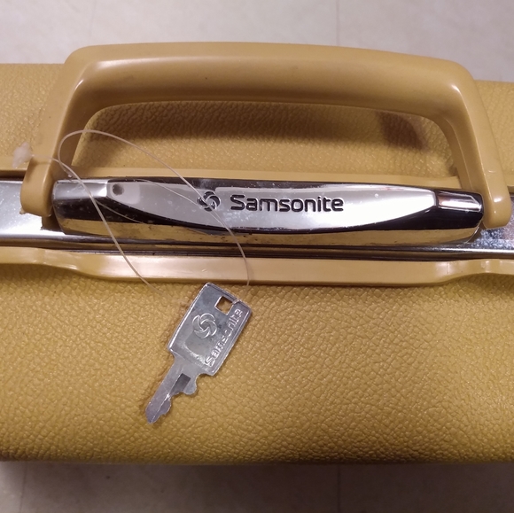 Vintage Samsonite Suitcase with all Original Tags - Picture 11 of 13